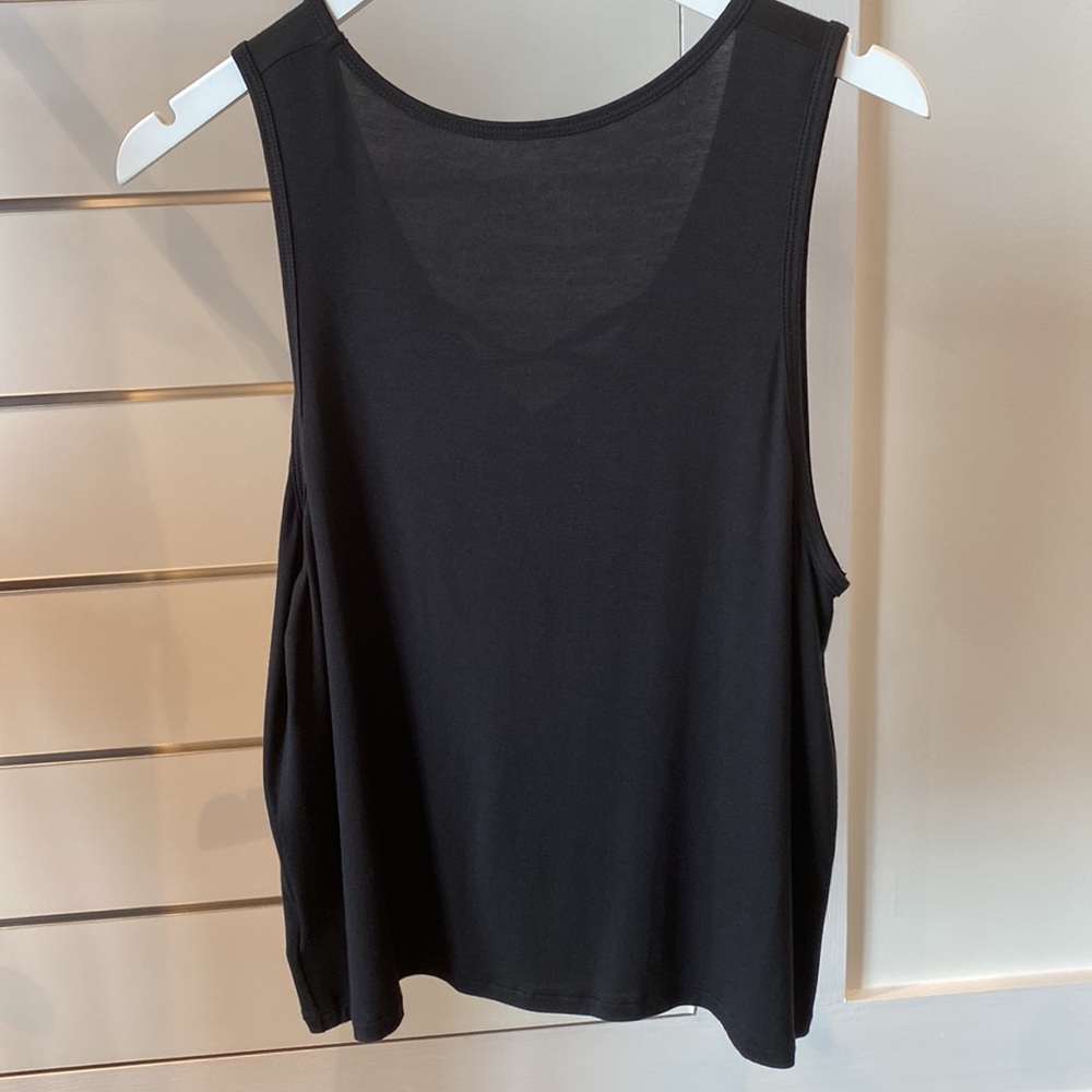 NWT Beyond Yoga Black Tank Size Medium - Picture 2 of 4